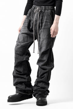 画像をギャラリービューアに読み込む, A.F ARTEFACT TUCK VOLUME BAGGY PANTS / FADED DENIM (DAMAGE BLACK)