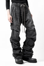 画像をギャラリービューアに読み込む, A.F ARTEFACT TUCK VOLUME BAGGY PANTS / FADED DENIM (DAMAGE BLACK)