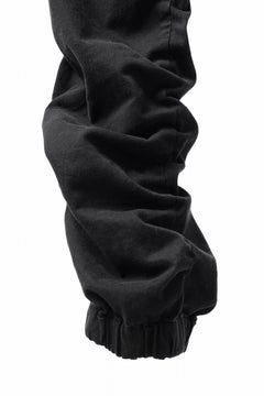 画像をギャラリービューアに読み込む, daub DYEING EASY CARGO GATHER PANTS / STRETCH DRILL PEACH HAND (BLACK)