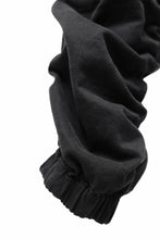 画像をギャラリービューアに読み込む, daub DYEING EASY CARGO GATHER PANTS / STRETCH DRILL PEACH HAND (BLACK)