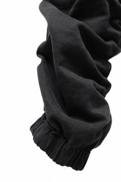 画像をギャラリービューアに読み込む, daub DYEING EASY CARGO GATHER PANTS / STRETCH DRILL PEACH HAND (BLACK)