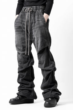 画像をギャラリービューアに読み込む, A.F ARTEFACT TUCK VOLUME BAGGY PANTS / FADED DENIM (DAMAGE BLACK)