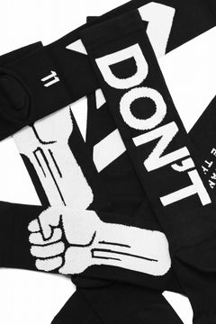 Load image into Gallery viewer, 11 BY BORIS BIDJAN SABERI BLOCK "MASTER CROSS-FIST-DON'T / SOCKS1B" / 1set 3pairs (BLACK)
