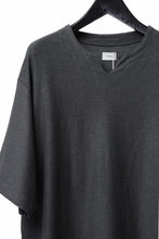 画像をギャラリービューアに読み込む, CAPERTICA KEY NECK TEE / LINEN HEAVY JERSEY (ANTIQUE BLACK)