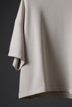 画像をギャラリービューアに読み込む, N/07 OVERSIZE TOP / RIBBED CARDBOARD KNIT JERSEY (IVORY)