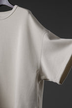 画像をギャラリービューアに読み込む, N/07 OVERSIZE TOP / RIBBED CARDBOARD KNIT JERSEY (IVORY)