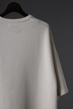 画像をギャラリービューアに読み込む, N/07 OVERSIZE TOP / RIBBED CARDBOARD KNIT JERSEY (IVORY)