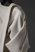 画像をギャラリービューアに読み込む, N/07 OVERSIZE TOP / RIBBED CARDBOARD KNIT JERSEY (IVORY)