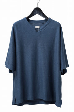 Load image into Gallery viewer, CAPERTICA OVERSIZED ASYMMETRY TEE / LINEN HEAVY JERSEY (ANTIQUE BLACK)