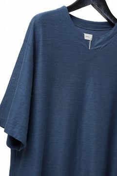 画像をギャラリービューアに読み込む, CAPERTICA KEY NECK TEE / LINEN HEAVY JERSEY (DEEP BLUE)