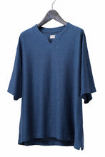 画像をギャラリービューアに読み込む, CAPERTICA KEY NECK TEE / LINEN HEAVY JERSEY (DEEP BLUE)