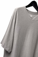 Load image into Gallery viewer, CAPERTICA OVERSIZED ASYMMETRY TEE / LINEN HEAVY JERSEY (ANTIQUE BLACK)