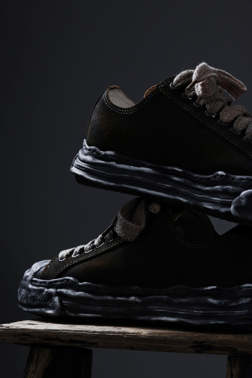 画像をギャラリービューアに読み込む, ISAMU KATAYAMA BACKLASH xx Maison MIHARA YASUHIRO “HANK” OG SOLE STEER SUEDE GARMENT-DYED LOW-TOP SNEAKER (BLACK)