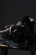 画像をギャラリービューアに読み込む, ISAMU KATAYAMA BACKLASH xx Maison MIHARA YASUHIRO “HANK” OG SOLE STEER SUEDE GARMENT-DYED LOW-TOP SNEAKER (BLACK)