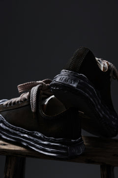 画像をギャラリービューアに読み込む, ISAMU KATAYAMA BACKLASH xx Maison MIHARA YASUHIRO “HANK” OG SOLE STEER SUEDE GARMENT-DYED LOW-TOP SNEAKER (BLACK)