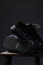 画像をギャラリービューアに読み込む, ISAMU KATAYAMA BACKLASH xx Maison MIHARA YASUHIRO “HANK” OG SOLE STEER SUEDE GARMENT-DYED LOW-TOP SNEAKER (BLACK)