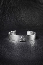 Load image into Gallery viewer, mastermind JAPAN BANGLE (SILVER)