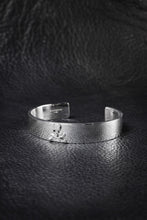Load image into Gallery viewer, mastermind JAPAN BANGLE (SILVER)