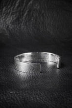 Load image into Gallery viewer, mastermind JAPAN BANGLE (SILVER)