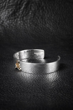 Load image into Gallery viewer, MASTERMIND WORLD BANGLE (GOLD x SILVER)