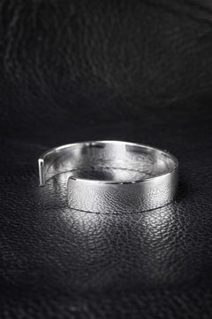 Load image into Gallery viewer, MASTERMIND WORLD BANGLE (GOLD x SILVER)