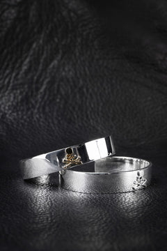 Load image into Gallery viewer, MASTERMIND WORLD BANGLE (GOLD x SILVER)