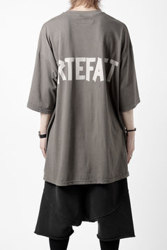 画像をギャラリービューアに読み込む, A.F ARTEFACT LOOSEY T-SHIRT / PRINT TYPE-A (G.BROWN)