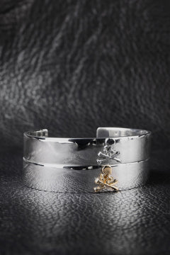 Load image into Gallery viewer, MASTERMIND WORLD BANGLE (GOLD x SILVER)