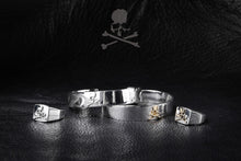 Load image into Gallery viewer, MASTERMIND WORLD BANGLE (GOLD x SILVER)