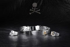 Load image into Gallery viewer, MASTERMIND WORLD BANGLE (GOLD x SILVER)