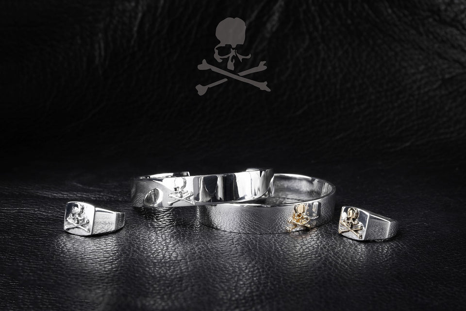 Load image into Gallery viewer, MASTERMIND WORLD BANGLE (GOLD x SILVER)