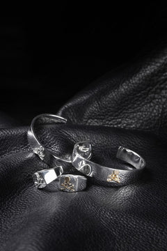 Load image into Gallery viewer, MASTERMIND WORLD BANGLE (GOLD x SILVER)