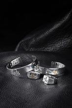 Load image into Gallery viewer, MASTERMIND WORLD BANGLE (GOLD x SILVER)