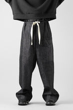 Load image into Gallery viewer, sus-sous trousers MK-1 / 11.5oz supima silket denim (BLACK)