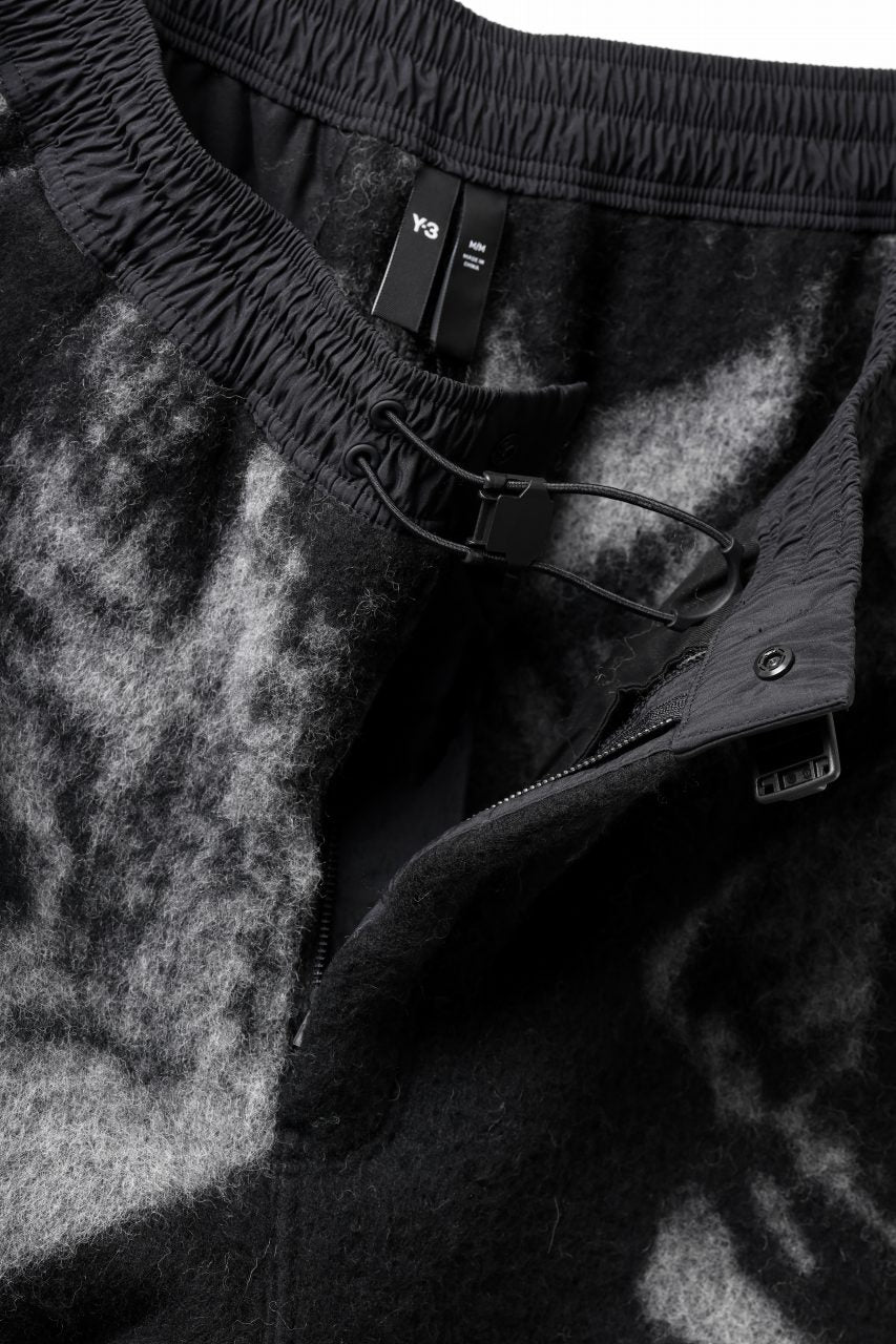 画像をギャラリービューアに読み込む, Y-3 Yohji Yamamoto FUZZY FLEECE SHORTS (BLACK + MULTI)