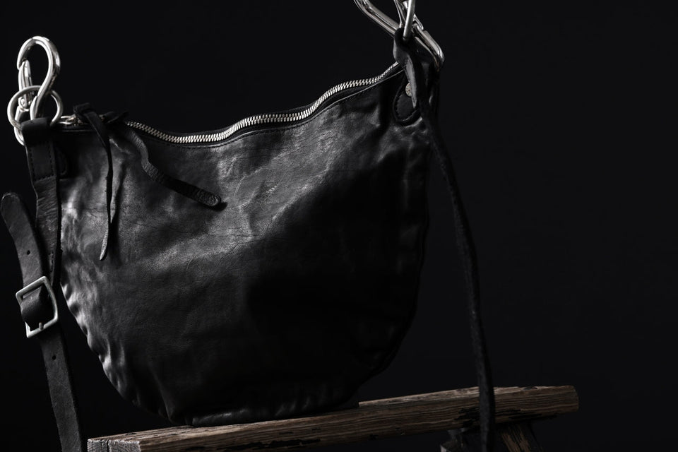 Load image into Gallery viewer, ISAMU KATAYAMA BACKLASH 2WAY BAM FLAP BAG / ITALY SHOULDER OBJECT DYED (BLACK)