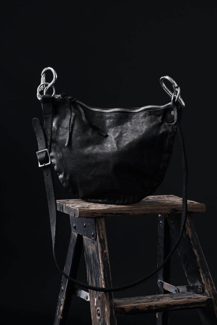 Load image into Gallery viewer, ISAMU KATAYAMA BACKLASH 2WAY BAM FLAP BAG / ITALY SHOULDER OBJECT DYED (BLACK)