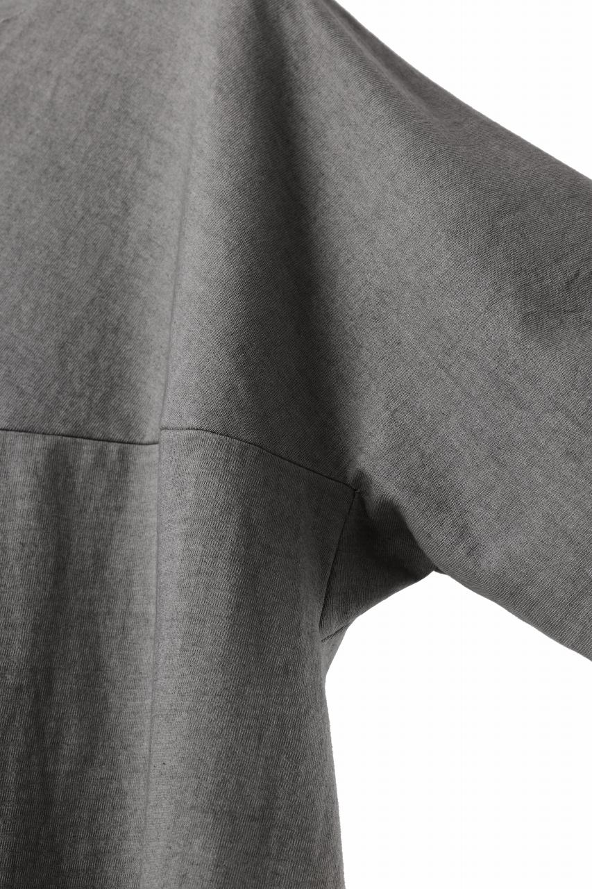 Load image into Gallery viewer, m.a+ one piece short sleeve t-shirt / T211C/MJP1 (LIGHT CARBON)
