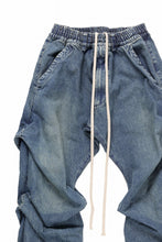 画像をギャラリービューアに読み込む, A.F ARTEFACT TUCK SLIM BAGGY PANTS / FADED DENIM (BLUE)