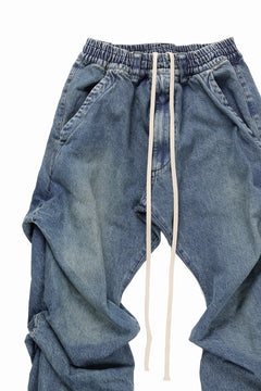 画像をギャラリービューアに読み込む, A.F ARTEFACT TUCK SLIM BAGGY PANTS / FADED DENIM (BLUE)