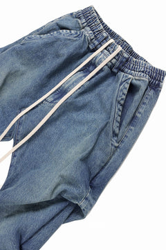 画像をギャラリービューアに読み込む, A.F ARTEFACT TUCK SLIM BAGGY PANTS / FADED DENIM (BLUE)