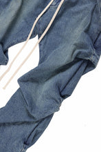画像をギャラリービューアに読み込む, A.F ARTEFACT TUCK SLIM BAGGY PANTS / FADED DENIM (BLUE)