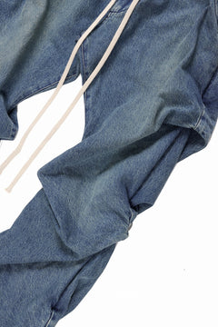 画像をギャラリービューアに読み込む, A.F ARTEFACT TUCK SLIM BAGGY PANTS / FADED DENIM (BLUE)