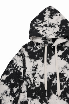 Load image into Gallery viewer, A.F ARTEFACT CARGO HOODED TOPS / MOTTLED DYING (BLACK x IVORY)