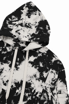 Load image into Gallery viewer, A.F ARTEFACT CARGO HOODED TOPS / MOTTLED DYING (BLACK x IVORY)