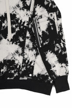Load image into Gallery viewer, A.F ARTEFACT CARGO HOODED TOPS / MOTTLED DYING (BLACK x IVORY)