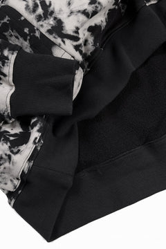 Load image into Gallery viewer, A.F ARTEFACT CARGO HOODED TOPS / MOTTLED DYING (BLACK x IVORY)