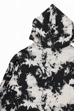 Load image into Gallery viewer, A.F ARTEFACT CARGO HOODED TOPS / MOTTLED DYING (BLACK x IVORY)