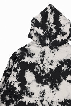 Load image into Gallery viewer, A.F ARTEFACT CARGO HOODED TOPS / MOTTLED DYING (BLACK x IVORY)