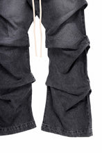 画像をギャラリービューアに読み込む, A.F ARTEFACT TUCK SLIM BAGGY PANTS / FADED DENIM (BLACK)